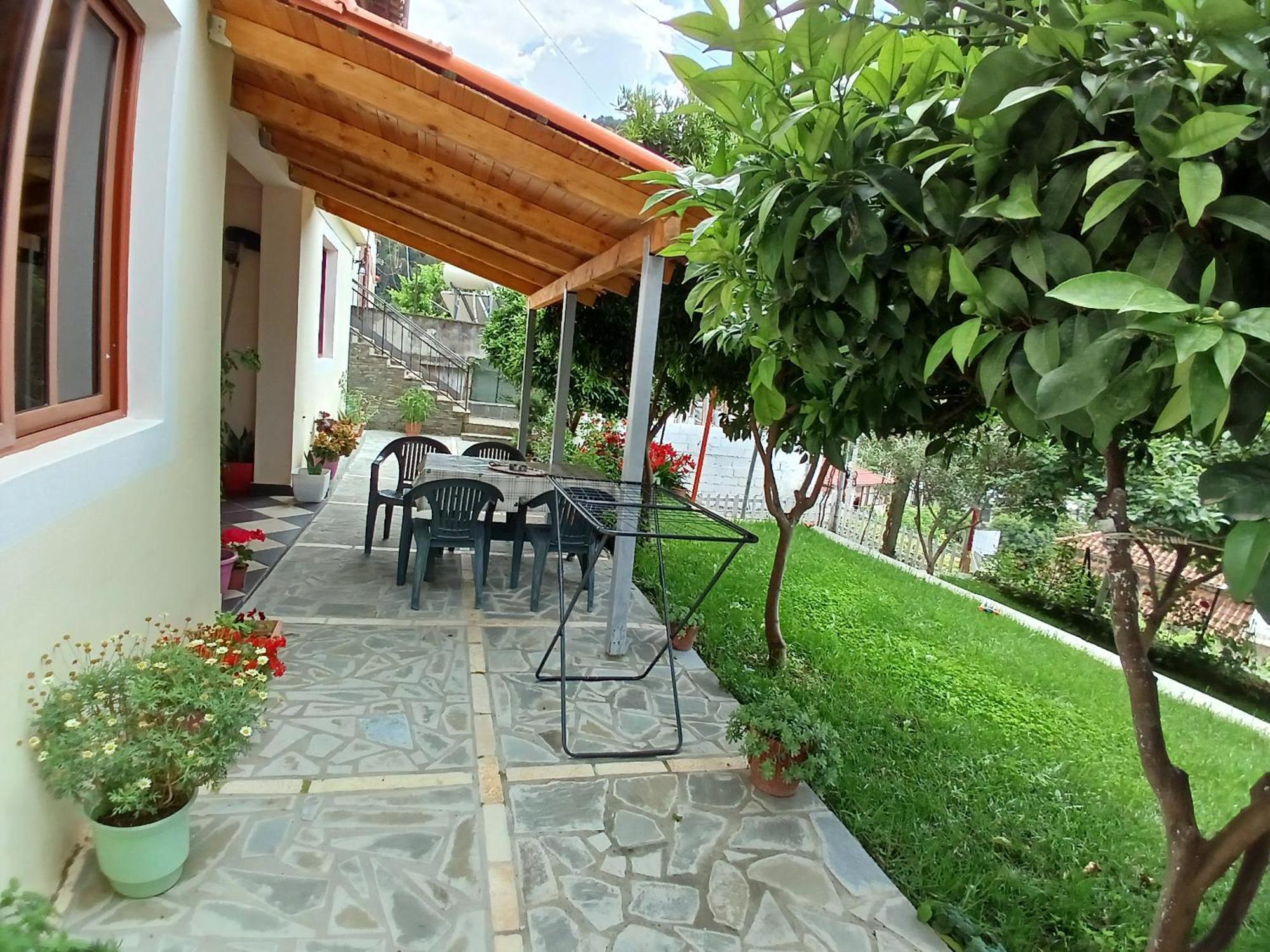 Guest House Noah&Kristel Berat Exterior photo