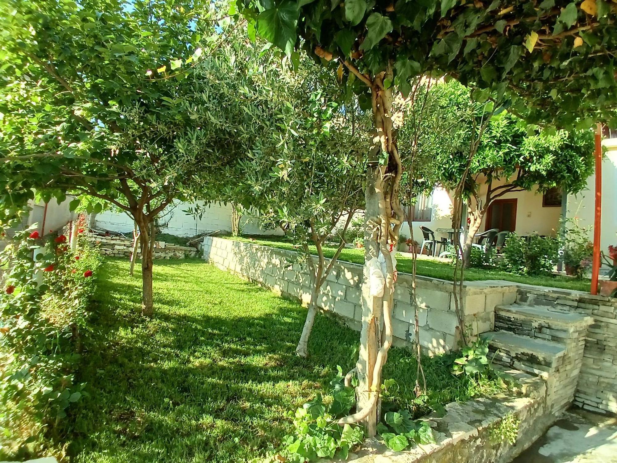 Guest House Noah&Kristel Berat Exterior photo