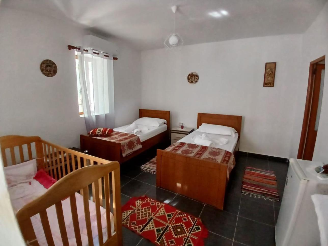 Guest House Noah&Kristel Berat Exterior photo