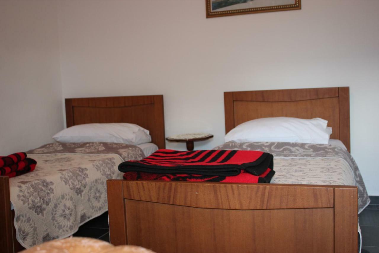 Guest House Noah&Kristel Berat Exterior photo